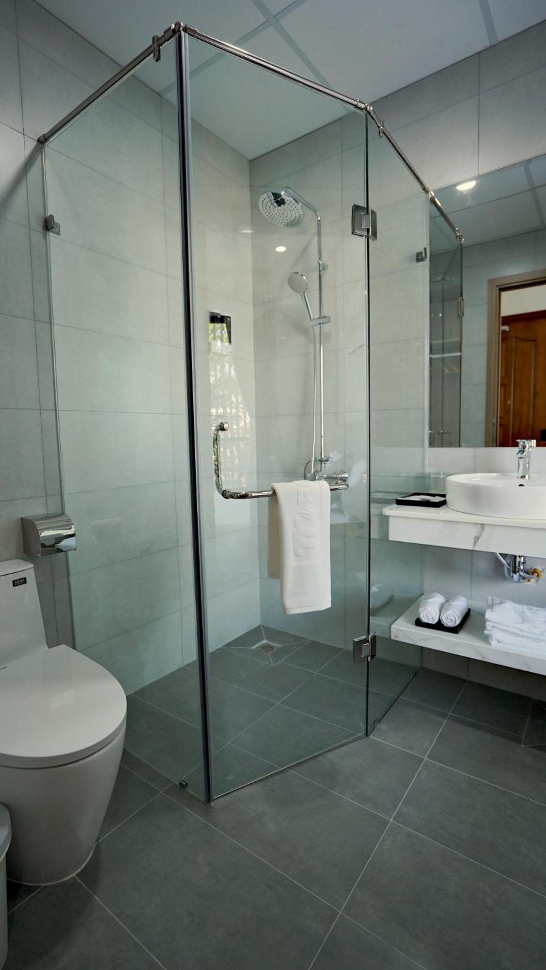 Thanh Thuy Hotel บวนมาถวต ภายนอก รูปภาพ